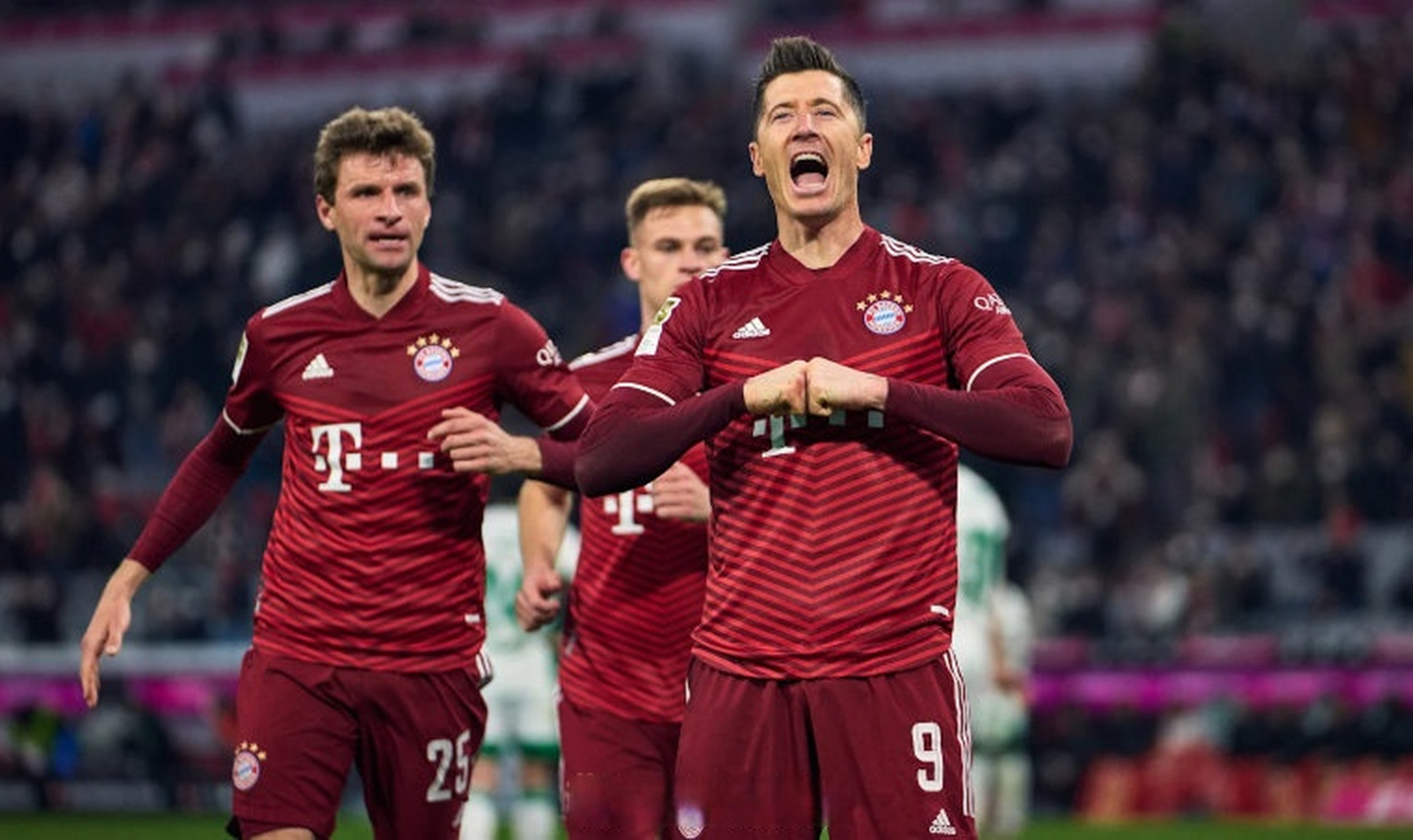 关于莱万多夫斯基爆冷击败拜仁，精彩发挥引爆全场！的信息